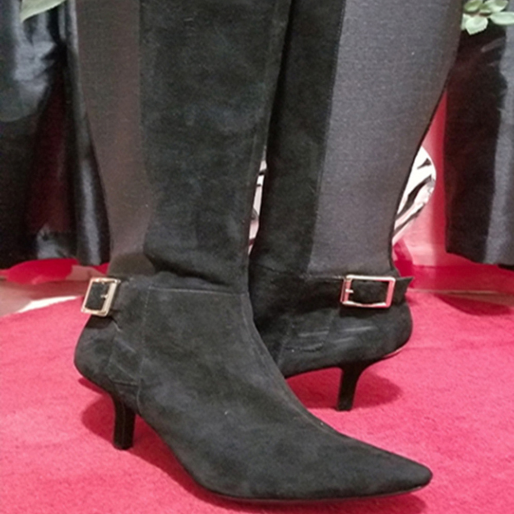 Timeless Calvin Klein Suede knee high boot 8.5m